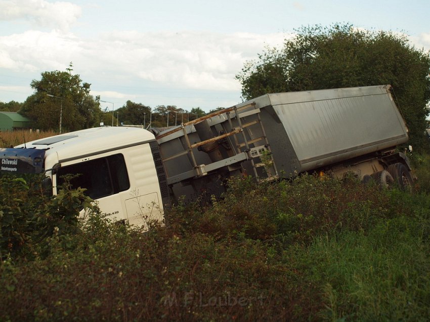 Schwerer VU Koeln Immendorf Kerkraderstr P110.JPG